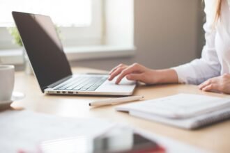 Best Laptop Deals in India: How to Choose the Right Laptop and Save Money